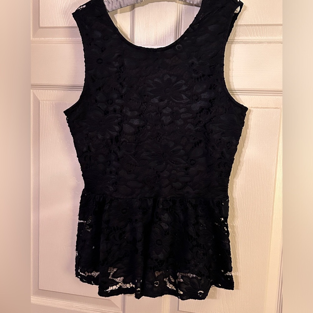 Leslie Joyce Leslie Sleeveless Lace Peplum Top